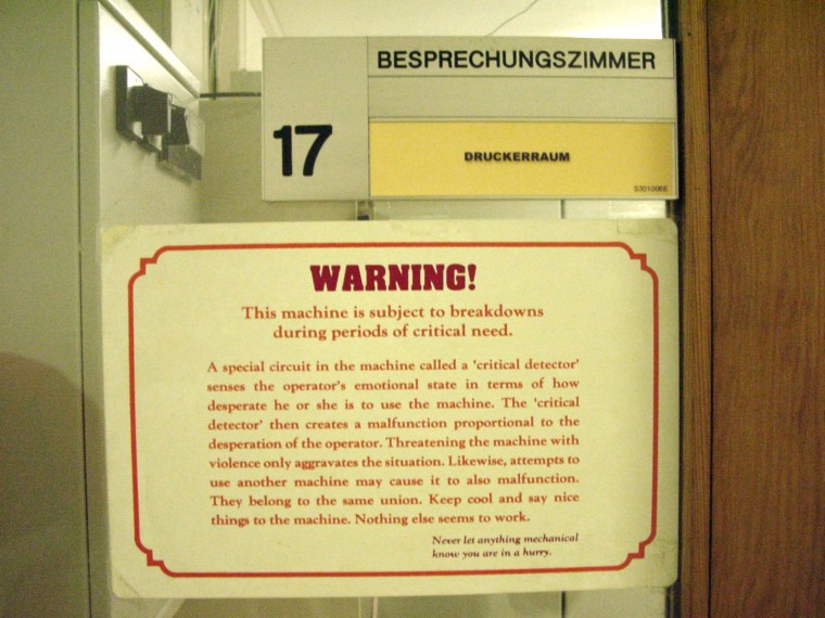 Warnung vor dem Geräteraum