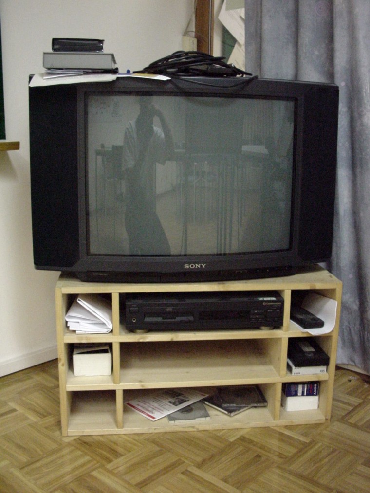 Fernsehgerät