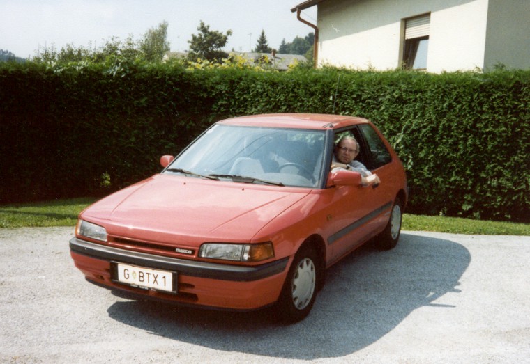 Auto mit Kennzeichen, G BTX 1